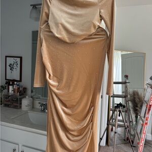 Line and Dot. Elegant Long Sleeve Ruched Maxi Dress in Champagne